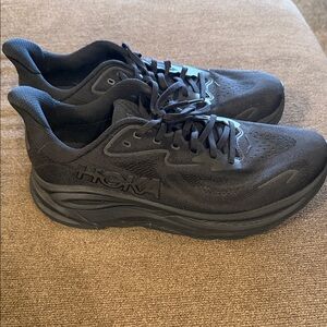 Hoka Clifton 10 size 11.5